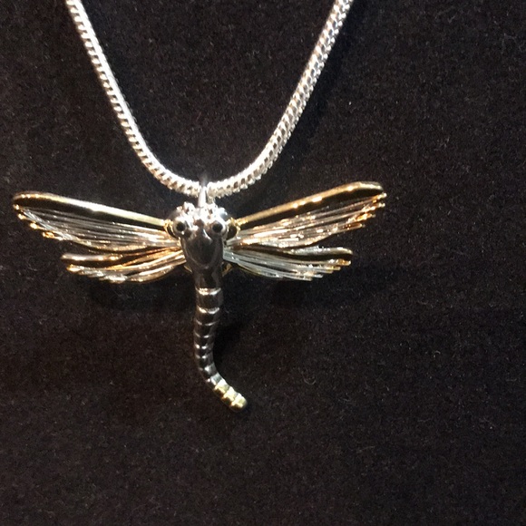 Fashion Jewelry dragonfly pendant & necklace - Picture 2 of 5